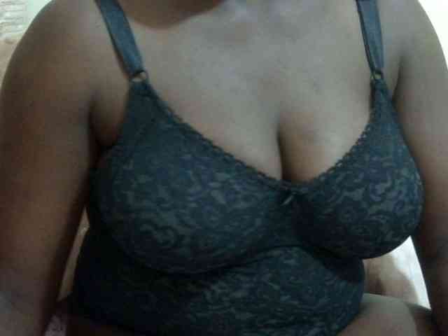 pretty-lioness webcam