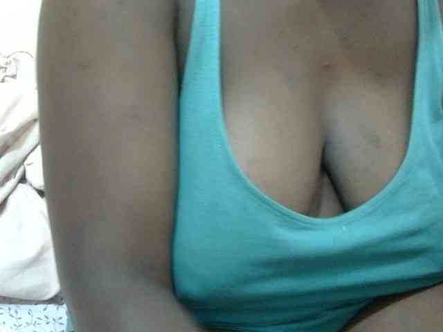 pretty-lioness webcam