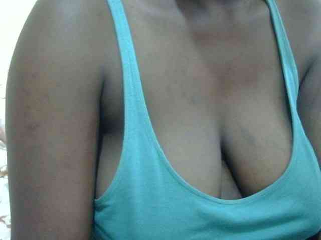 pretty-lioness webcam