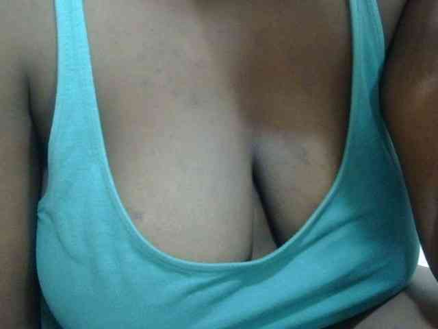 pretty-lioness webcam