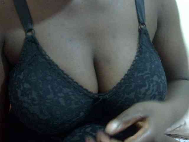 pretty-lioness webcam