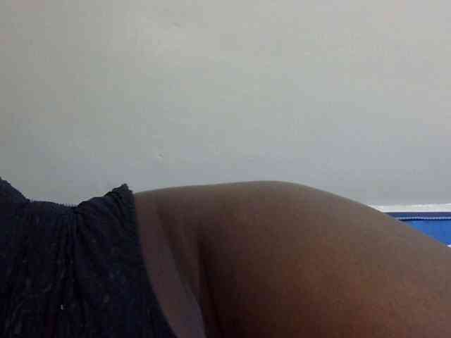 pretty-lioness webcam