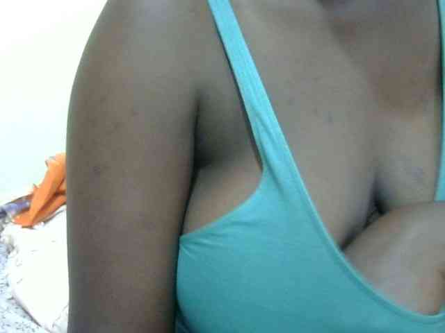 pretty-lioness webcam