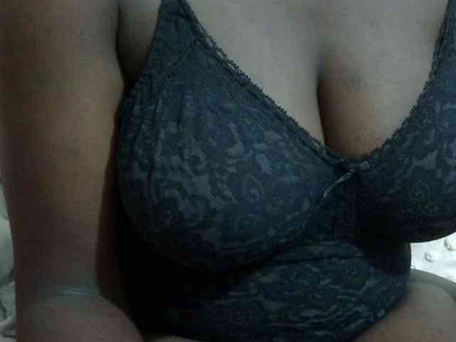 pretty-lioness webcam