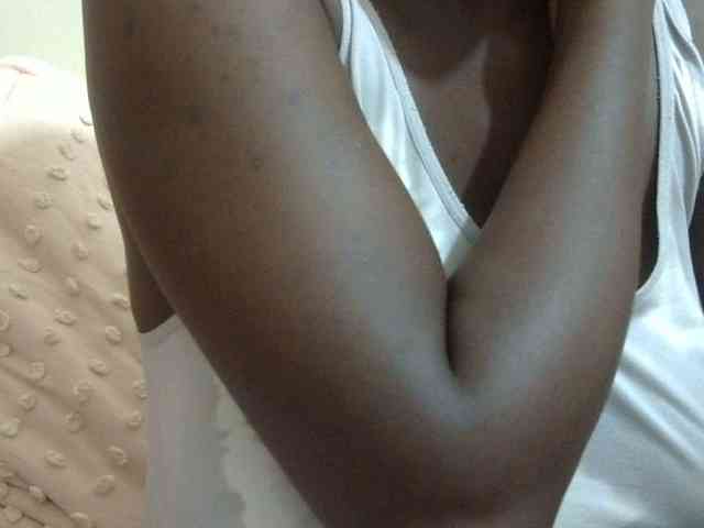 pretty-lioness webcam