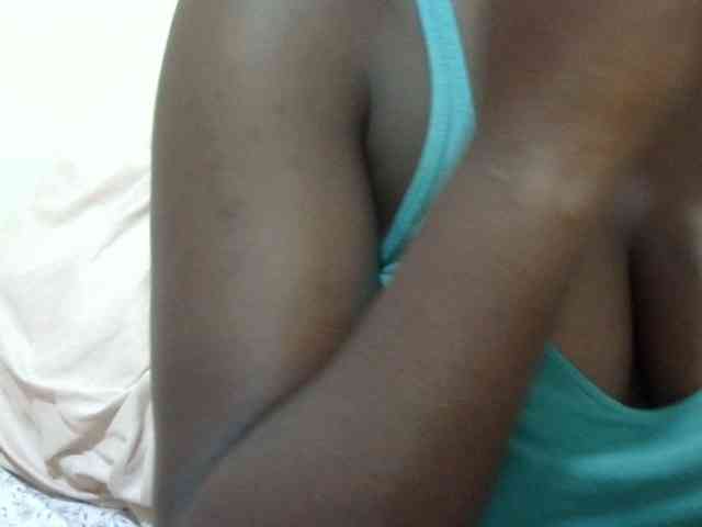 pretty-lioness webcam