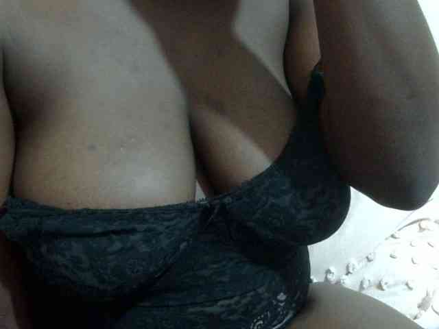 pretty-lioness webcam