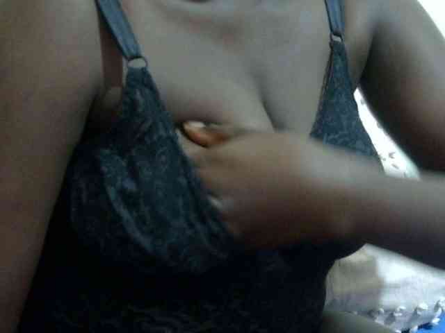 pretty-lioness webcam