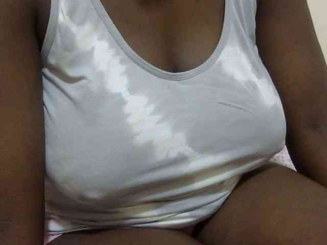 pretty-lioness webcam