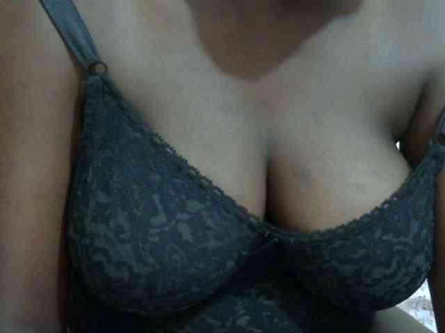 pretty-lioness webcam