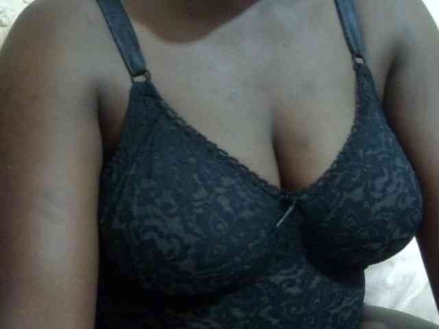 pretty-lioness webcam