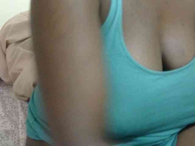 pretty-lioness webcam