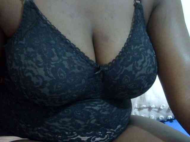 pretty-lioness webcam