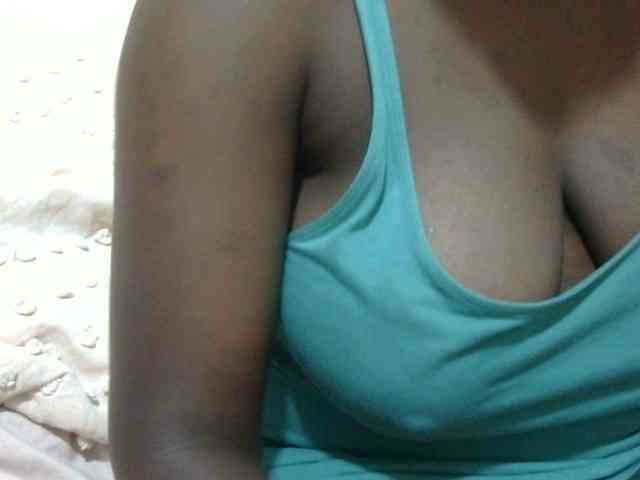 pretty-lioness webcam