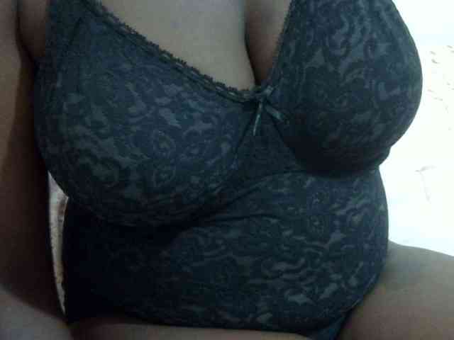 pretty-lioness webcam