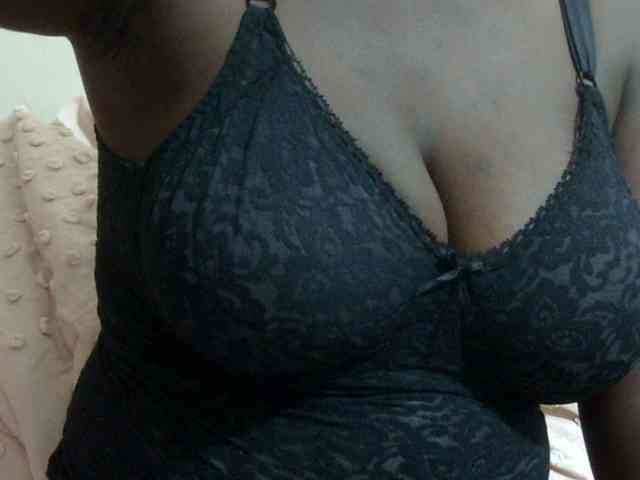 pretty-lioness webcam