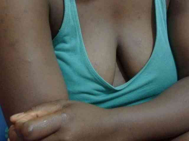 pretty-lioness webcam