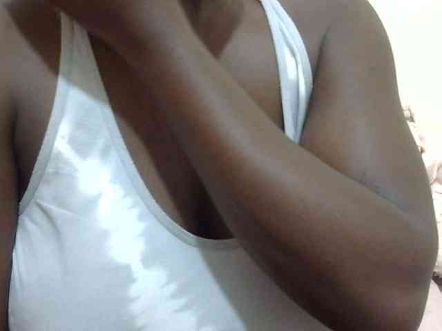 pretty-lioness webcam