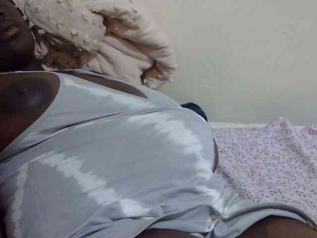 pretty-lioness webcam