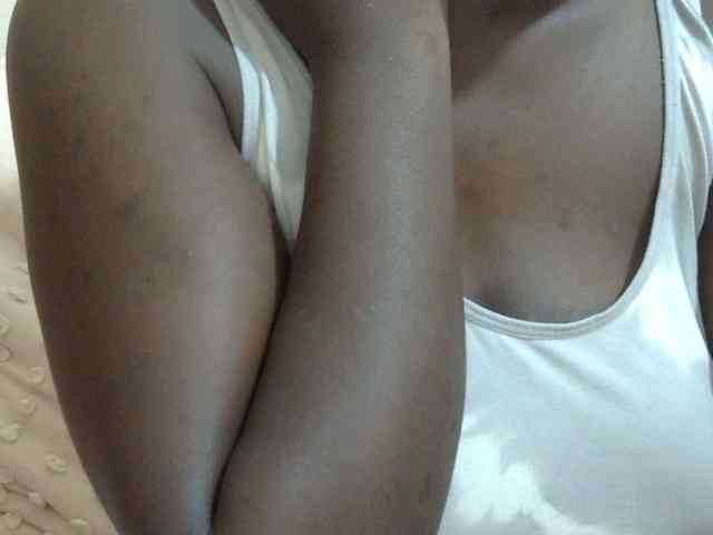 pretty-lioness webcam