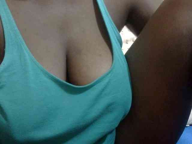 pretty-lioness webcam