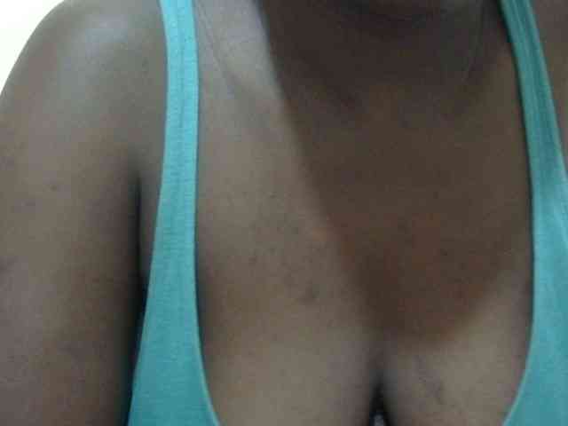 pretty-lioness webcam