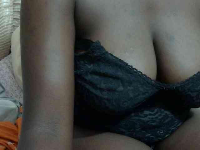 pretty-lioness webcam