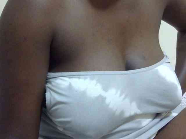 pretty-lioness webcam