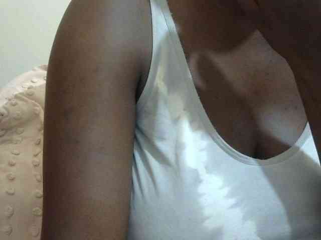 pretty-lioness webcam