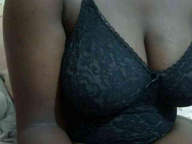 pretty-lioness webcam