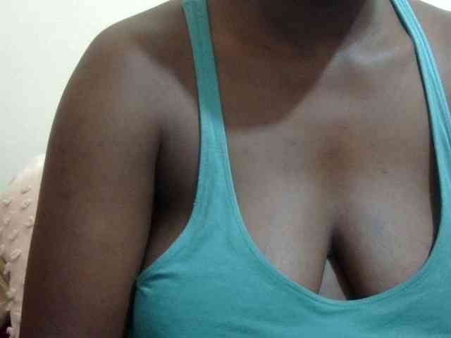 pretty-lioness webcam