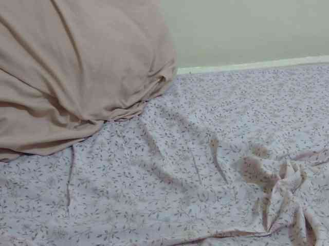 pretty-lioness webcam