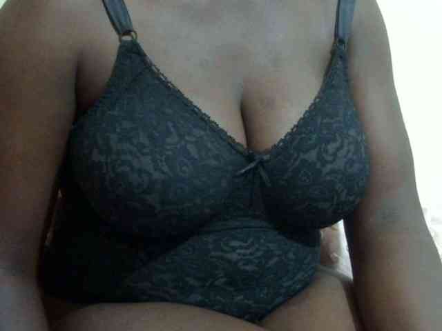 pretty-lioness webcam