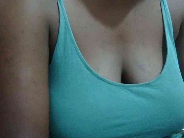 pretty-lioness webcam