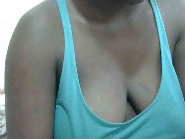 pretty-lioness webcam