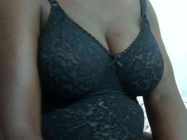 pretty-lioness webcam