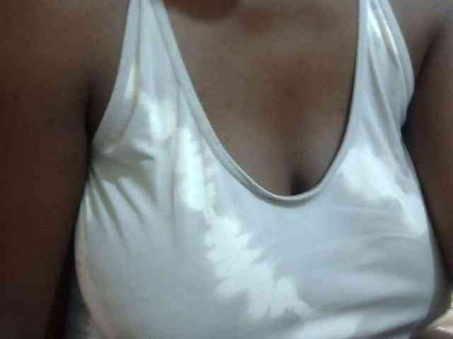 pretty-lioness webcam