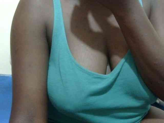 pretty-lioness webcam