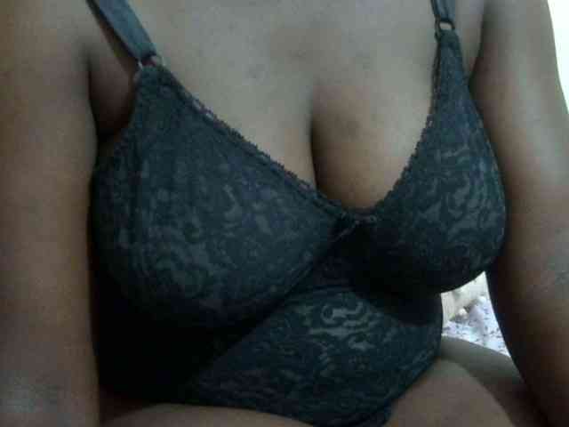 pretty-lioness webcam