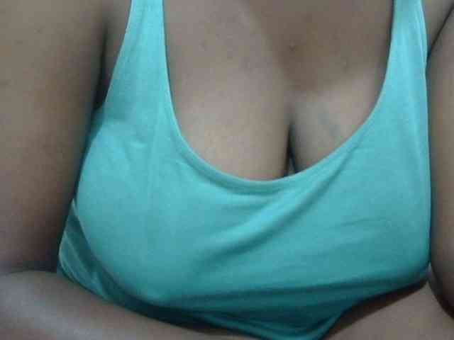 pretty-lioness webcam