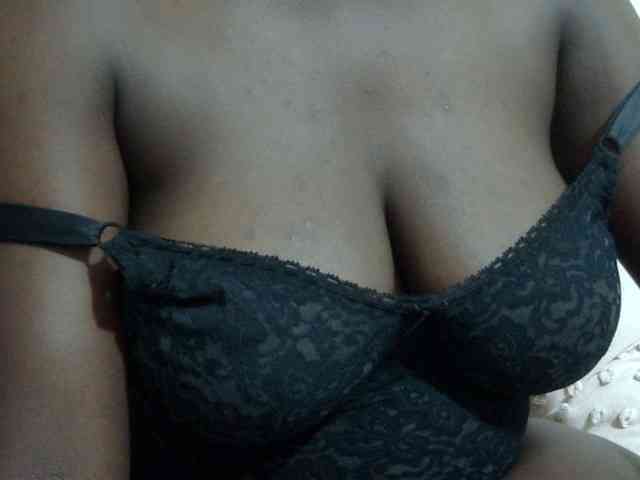 pretty-lioness webcam