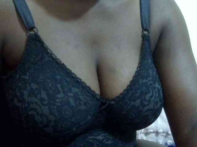 pretty-lioness webcam