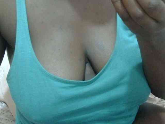 pretty-lioness webcam