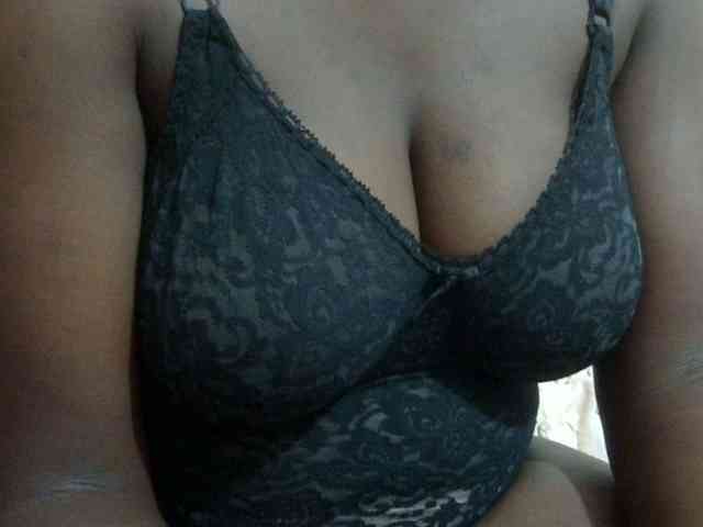 pretty-lioness webcam