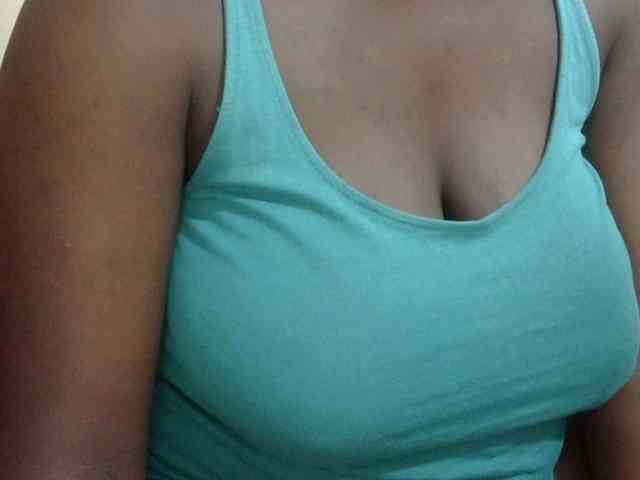 pretty-lioness webcam