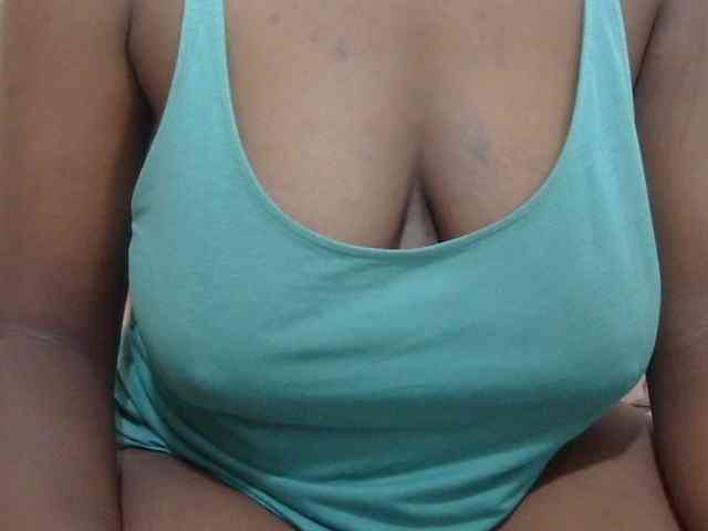 pretty-lioness webcam