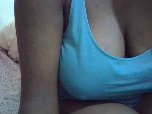 pretty-lioness webcam