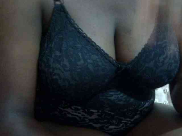 pretty-lioness webcam