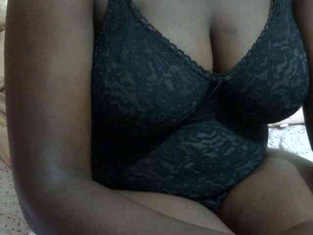 pretty-lioness webcam