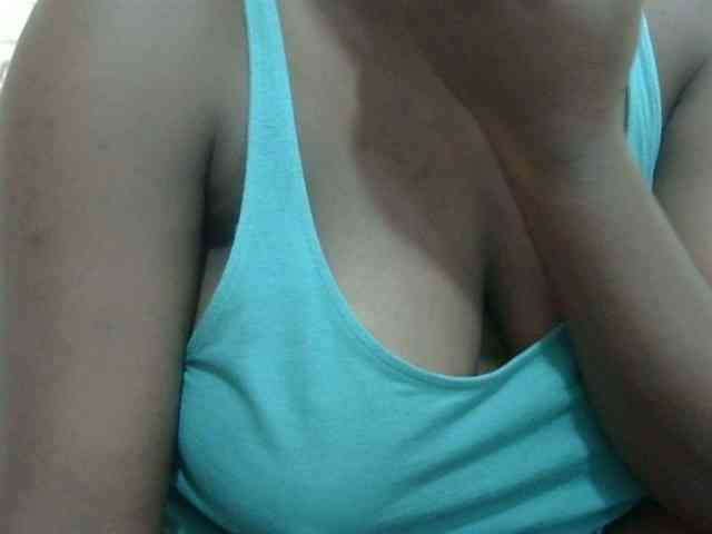 pretty-lioness webcam